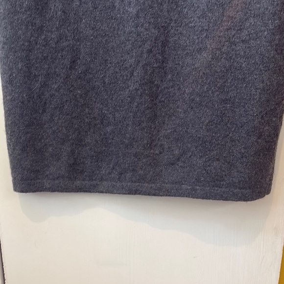 Zynni Cashmere Gray Sweater - Picture 5 of 10